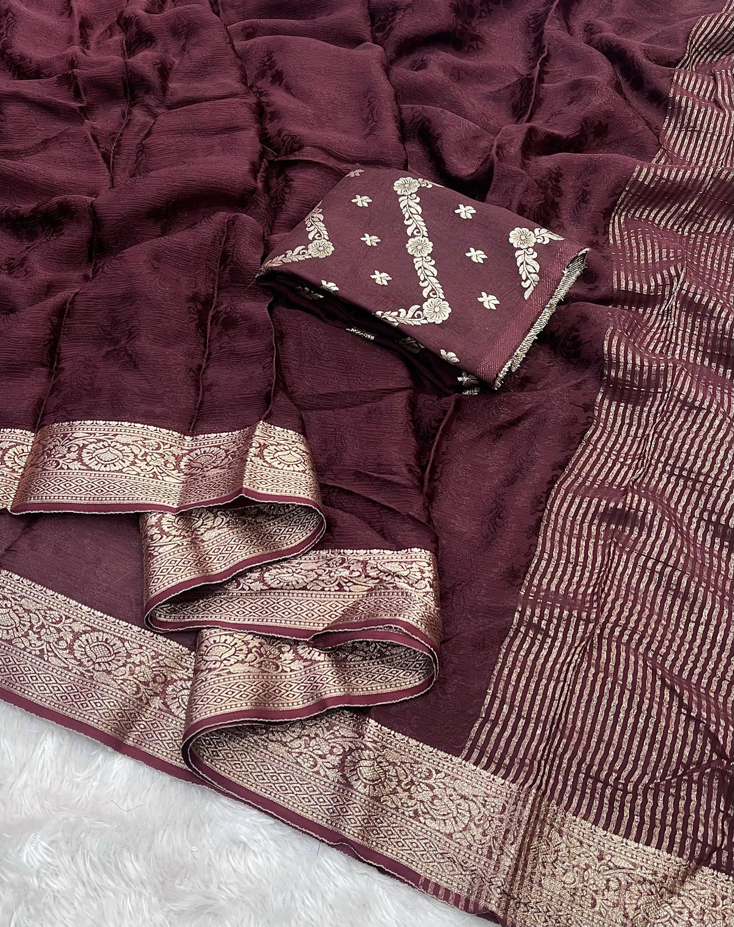 Viscose Chinon Weaving Pattern Saree With Dola Banarasi Silk Blouse