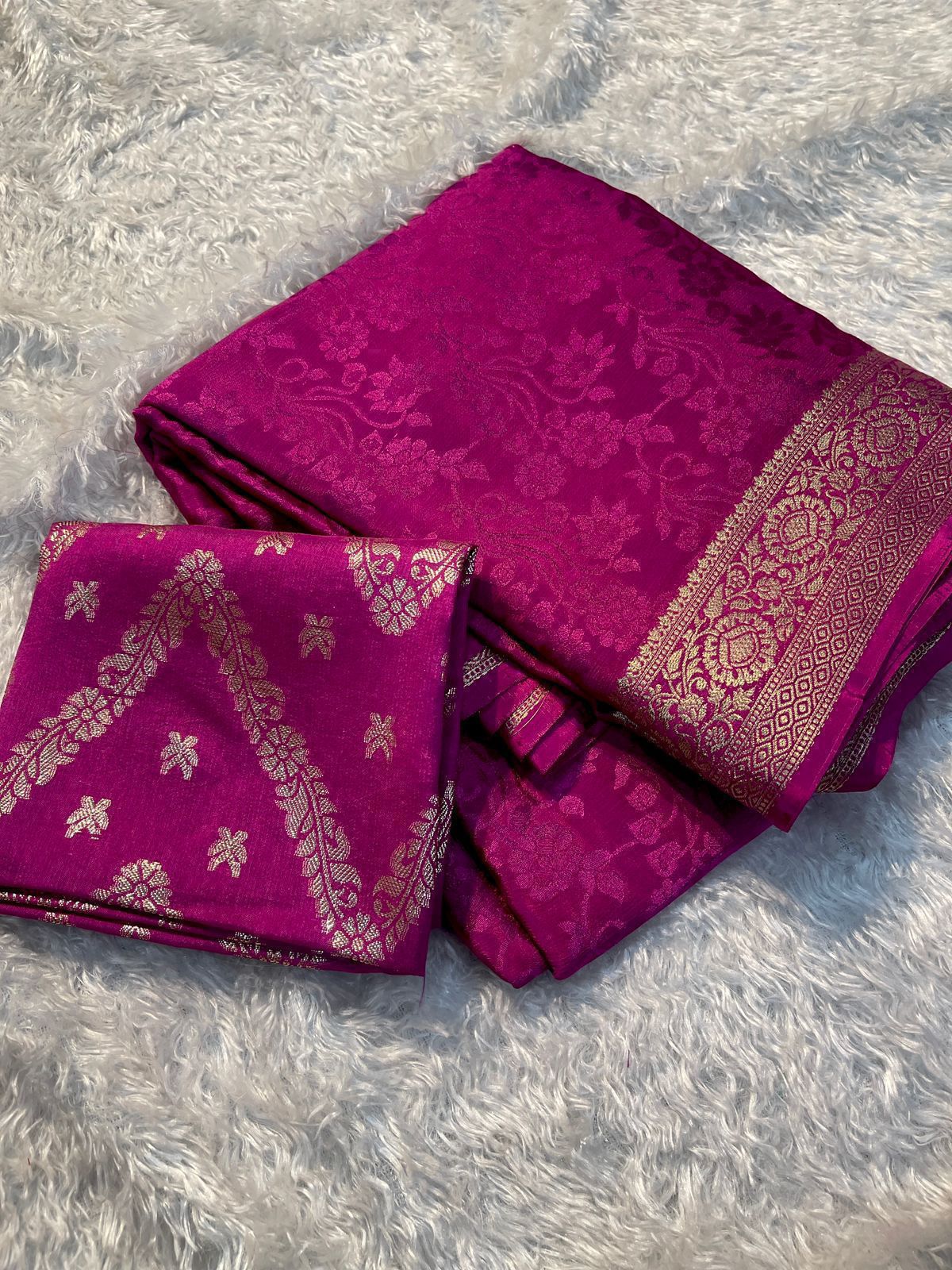 Viscose Chinon Weaving Pattern Saree With Dola Banarasi Silk Blouse