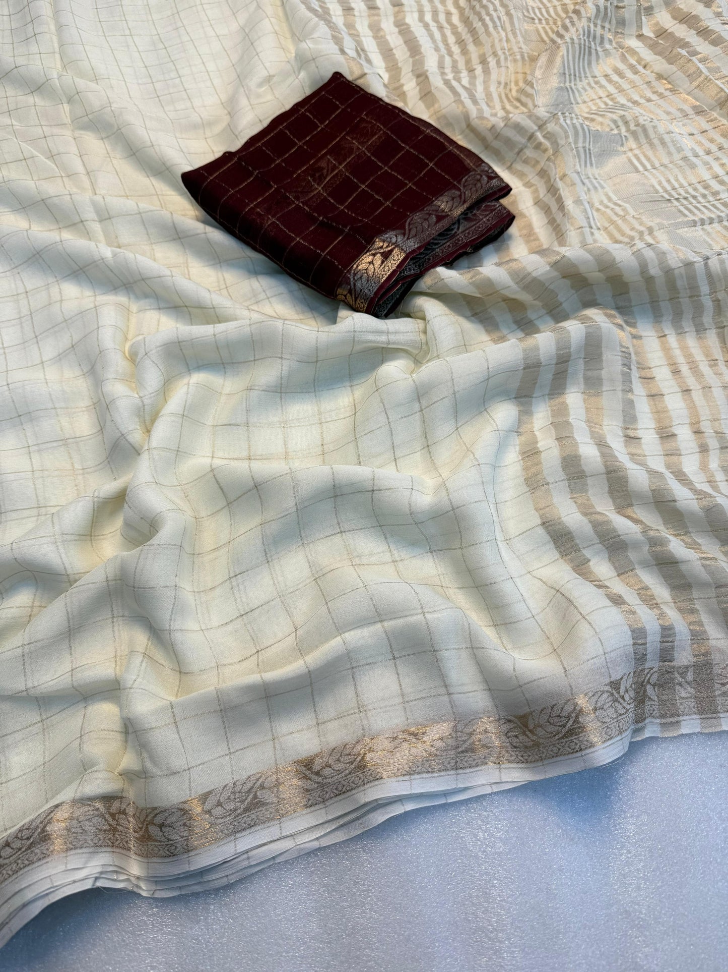 Pure Viscose Chinon Saree With Viscose contrast Blouse