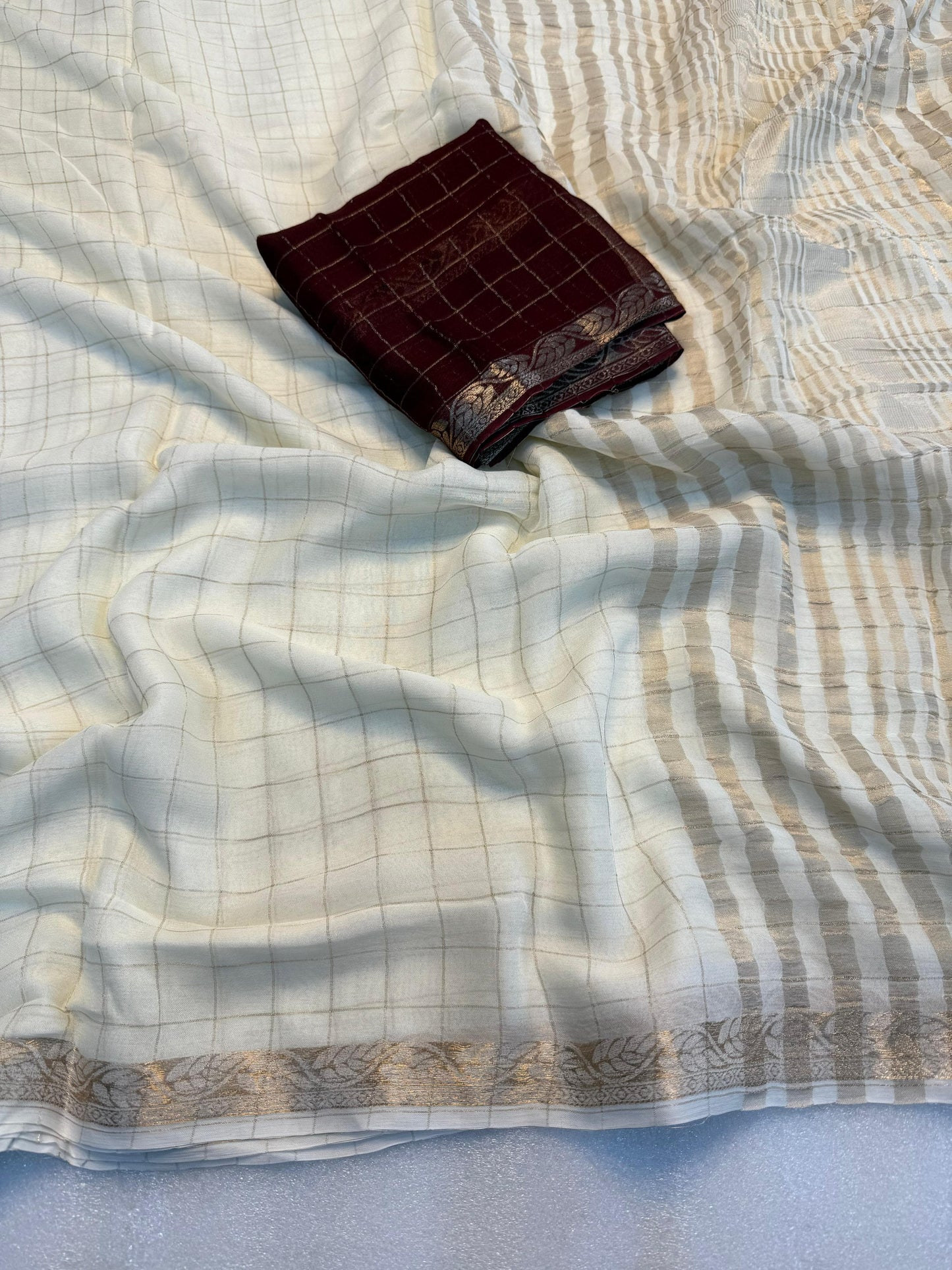 Pure Viscose Chinon Saree With Viscose contrast Blouse
