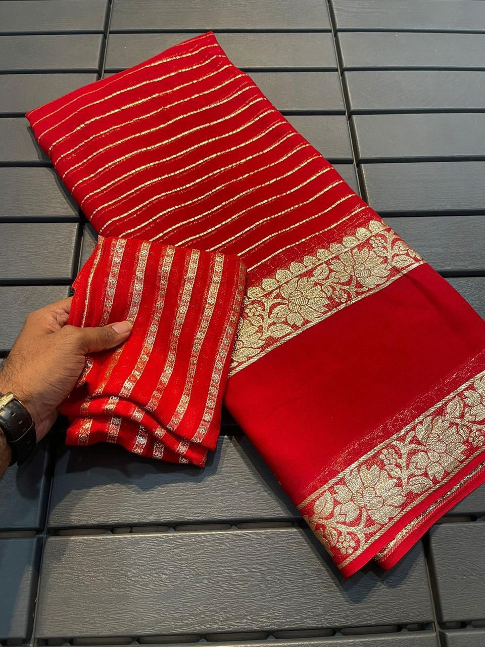 Viscose Georgette Saree With Dola Banarasi Silk Contrast Blouse
