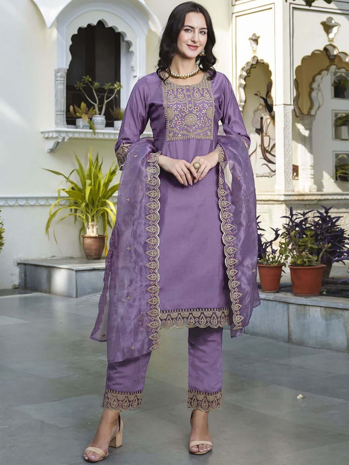 Lavender Sarangi Suit Women’s Kurta Pent Dupatta Set