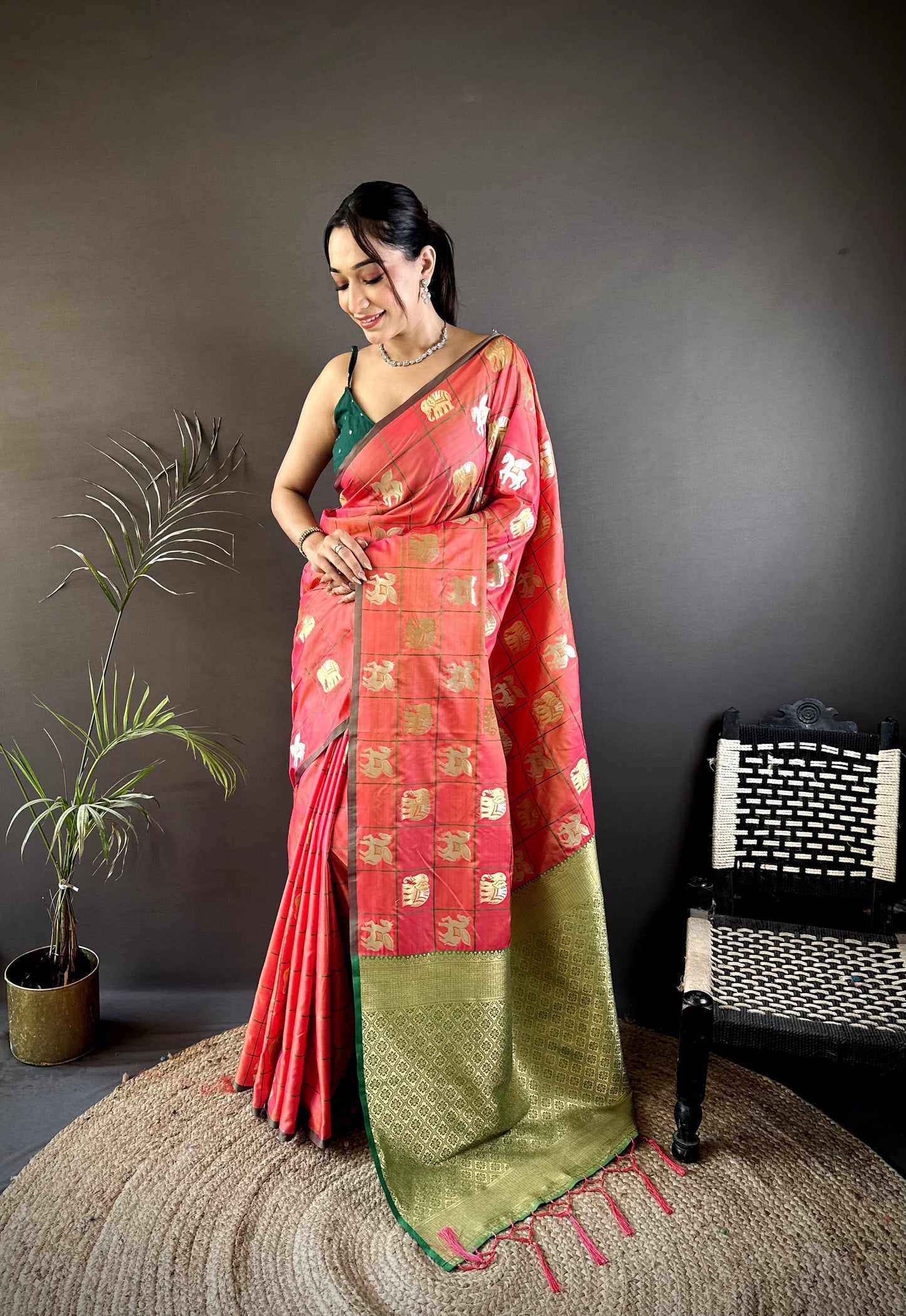 SOFT SILK WITH GOLD AND SILVER ZARI WEAVING WORK WITH RICH LOOK AND RICH PALLU