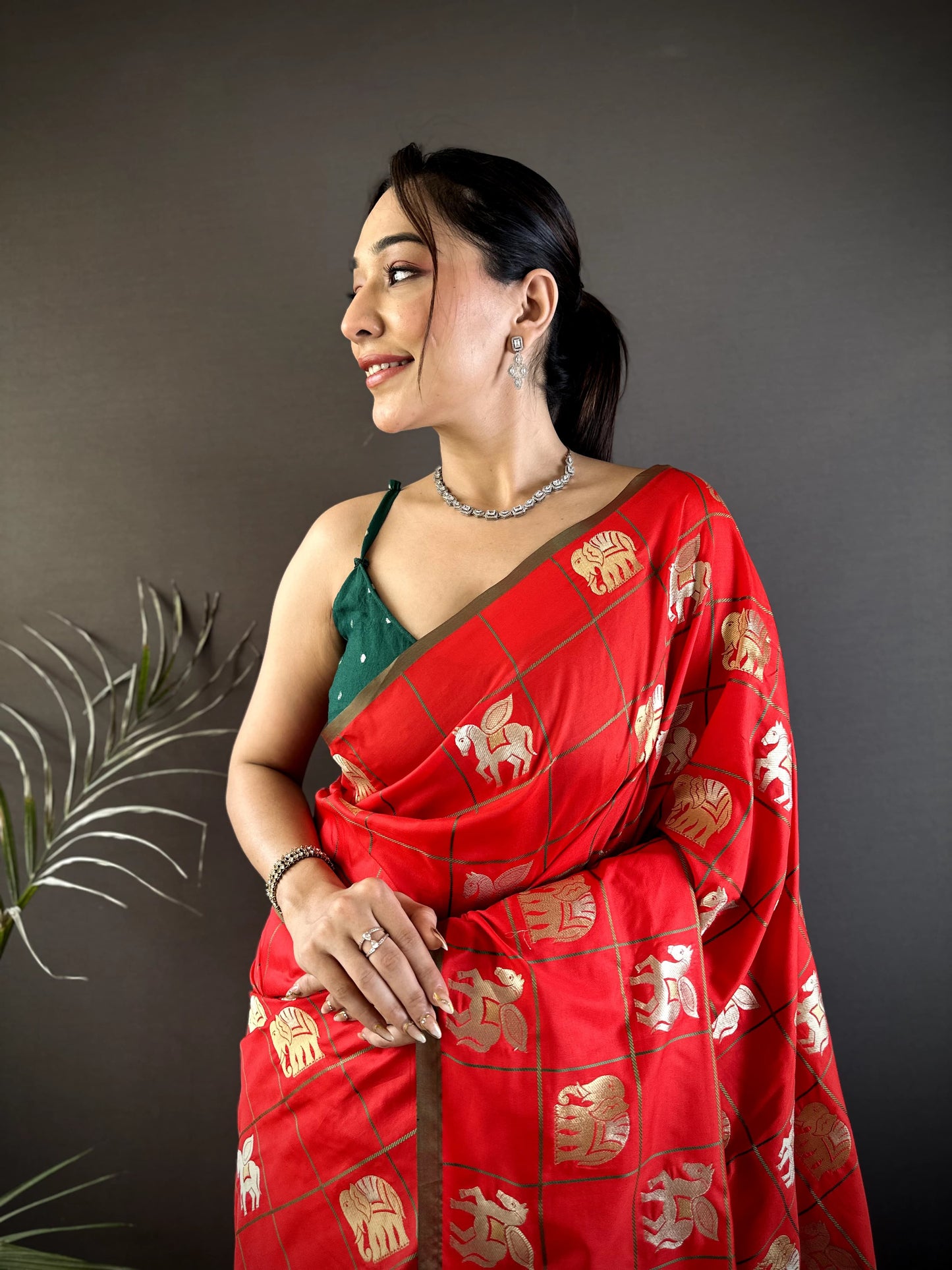 SOFT SILK WITH GOLD AND SILVER ZARI WEAVING WORK WITH RICH LOOK AND RICH PALLU