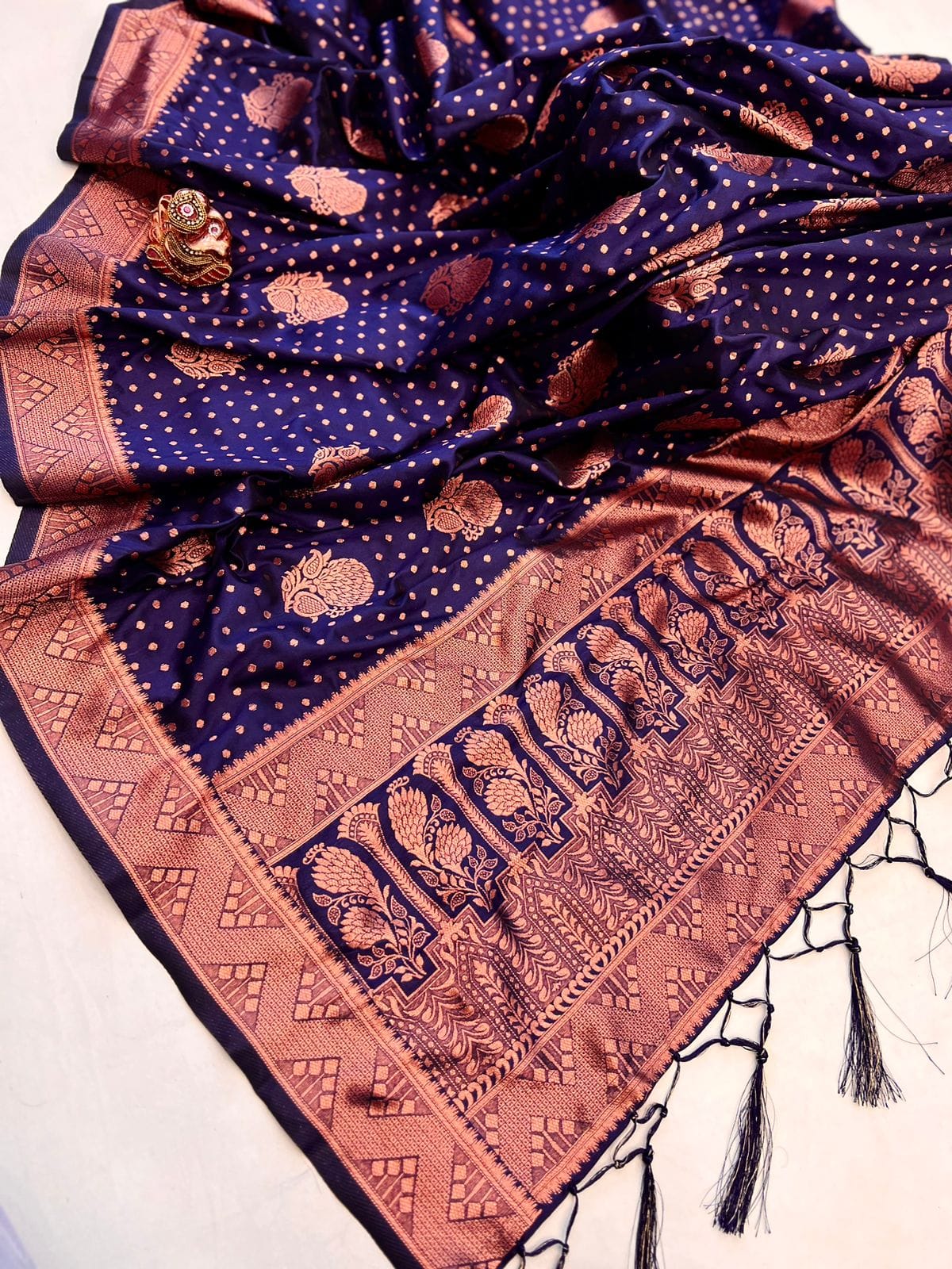 Avatar Catalog β Banarasi Silk Saree with Copper Jari Weaving & Rich Pallu