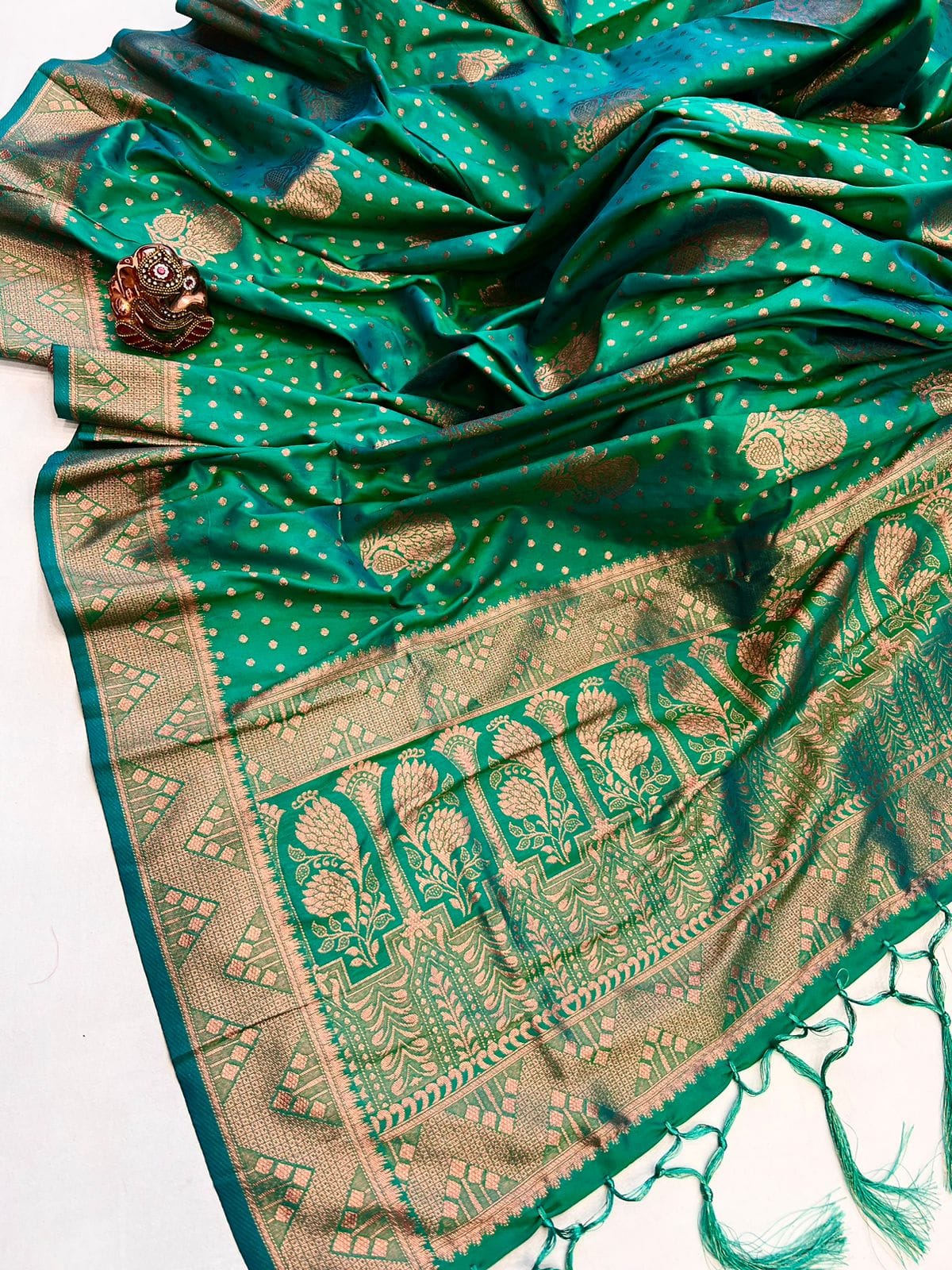 Avatar Catalog β Banarasi Silk Saree with Copper Jari Weaving & Rich Pallu