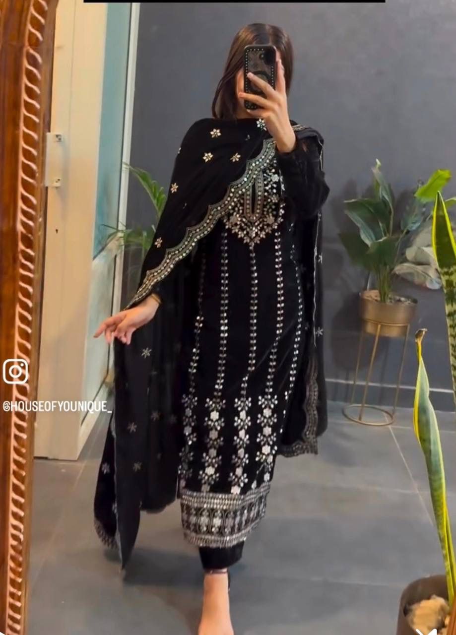 Velvet Embroidered Top-Pant Dupatta Set β Fully Stitched & Ready to Wear (WW-1135)