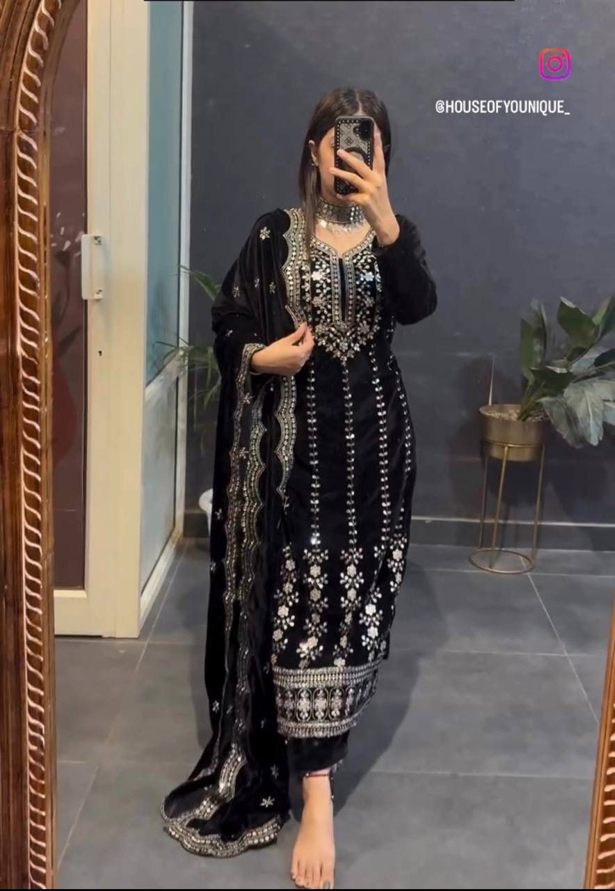 Velvet Embroidered Top-Pant Dupatta Set β Fully Stitched & Ready to Wear (WW-1135)