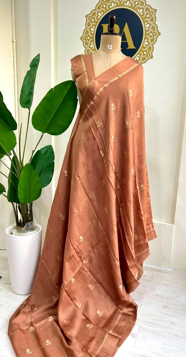 HOS Viscose Khadi Silk Saree β Jacquard Leaf Design with Satin Border & Running Blouse