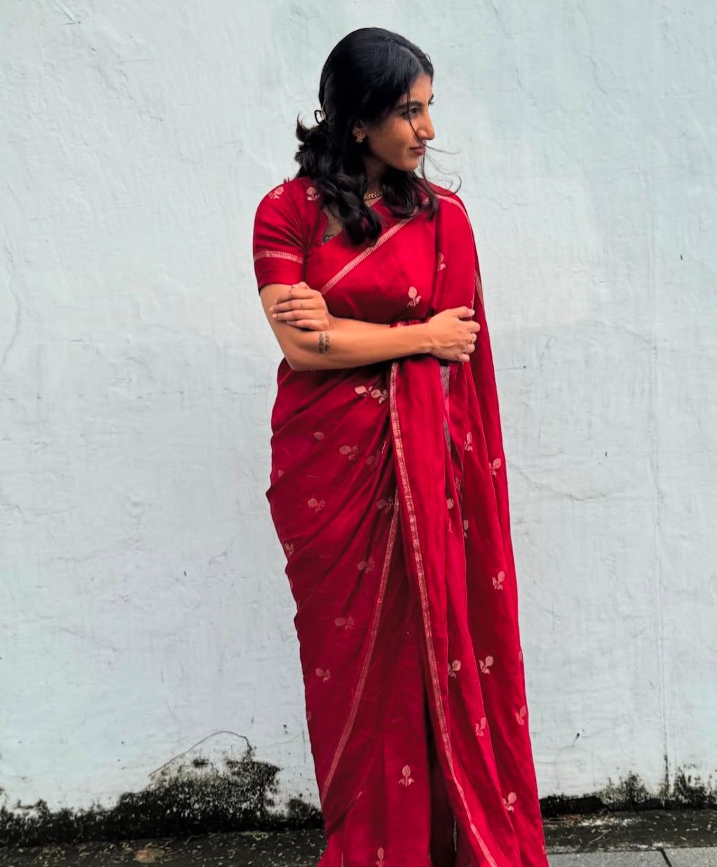 HOS Viscose Khadi Silk Saree β Jacquard Leaf Design with Satin Border & Running Blouse