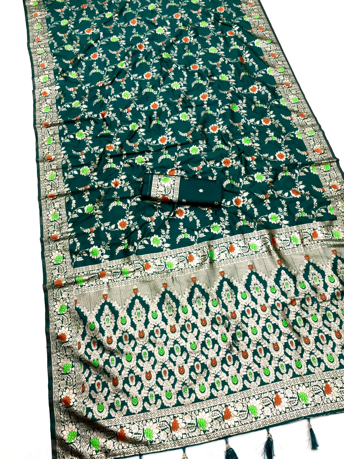 HOS GANGA Catalogue β Banarasi Silk Saree with Meenakari Weaving & Rich Pallu