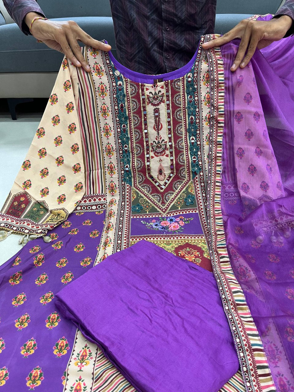 HOS Jasood Anarkali Set – Pure Chinon Kurti with Plazo, Chiffon Dupatta & Moti Mala (2 Color Kodi)