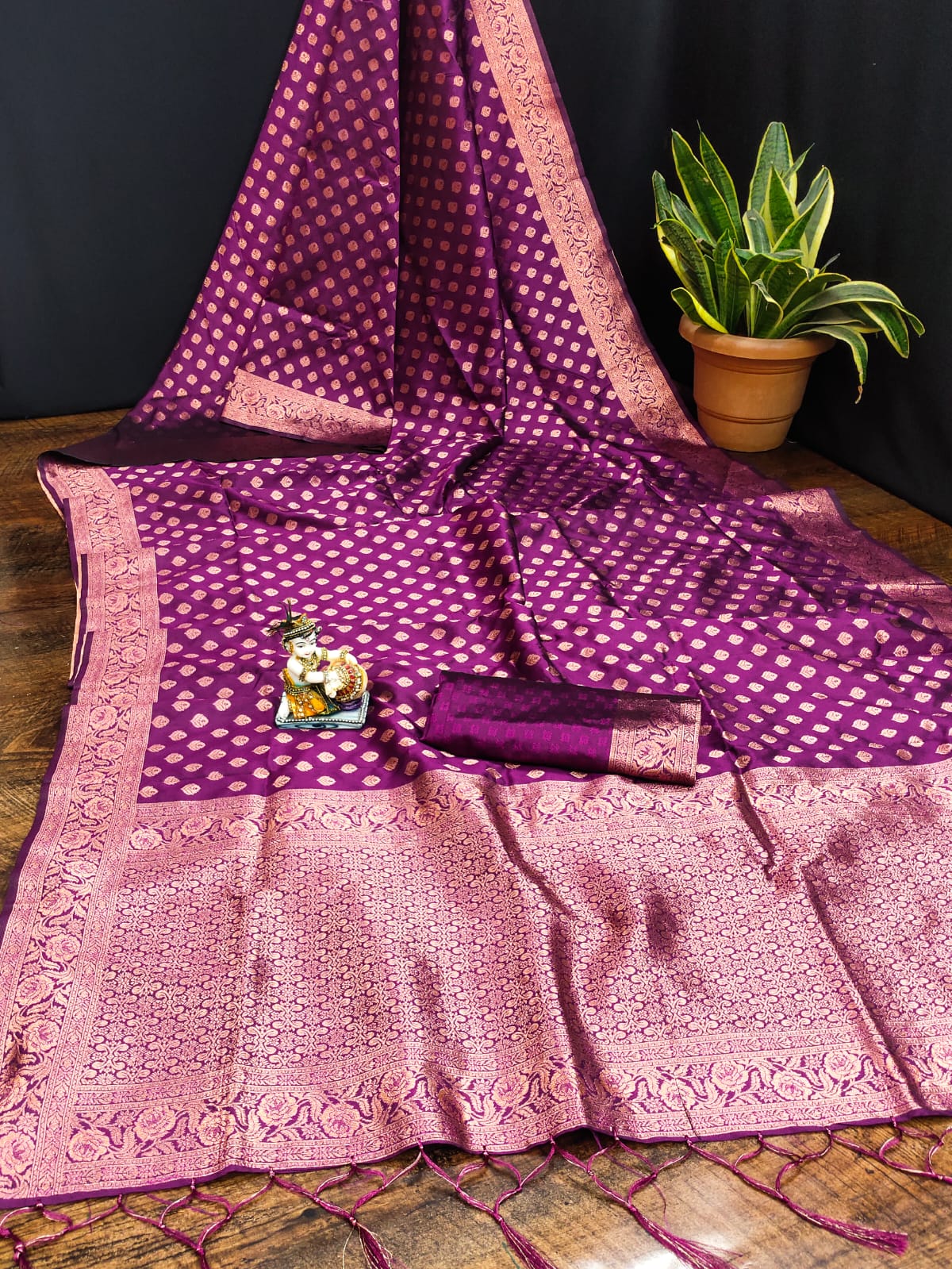House of ShiVisha USHA Catalogue β Banarasi Silk Saree with Copper Jari Weaving & Rich Pallu
