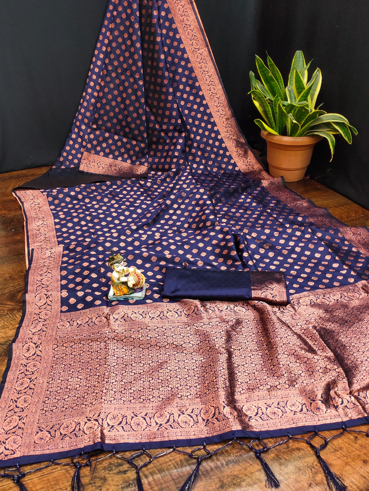 House of ShiVisha USHA Catalogue β Banarasi Silk Saree with Copper Jari Weaving & Rich Pallu