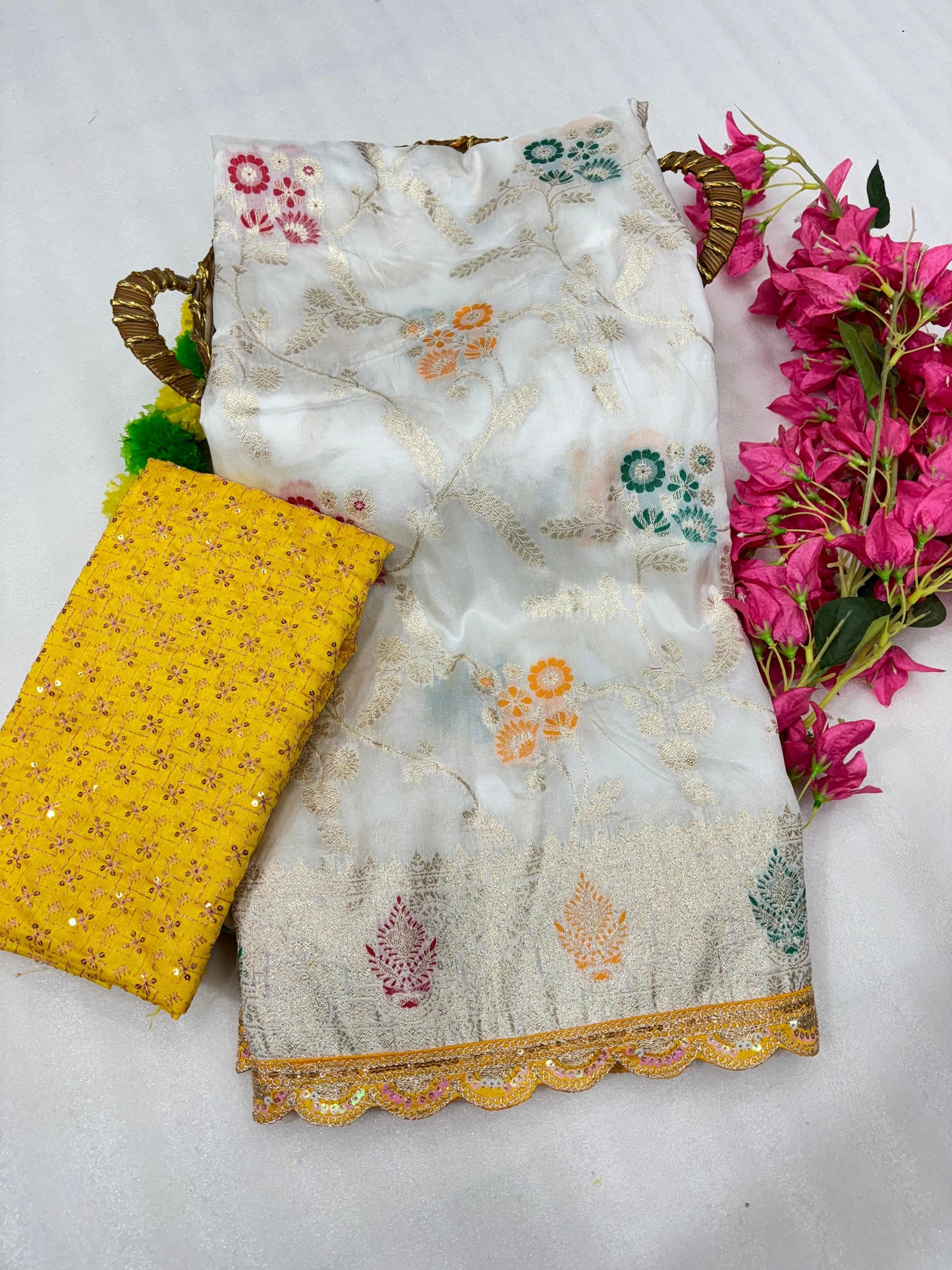 Cham Cham Dola