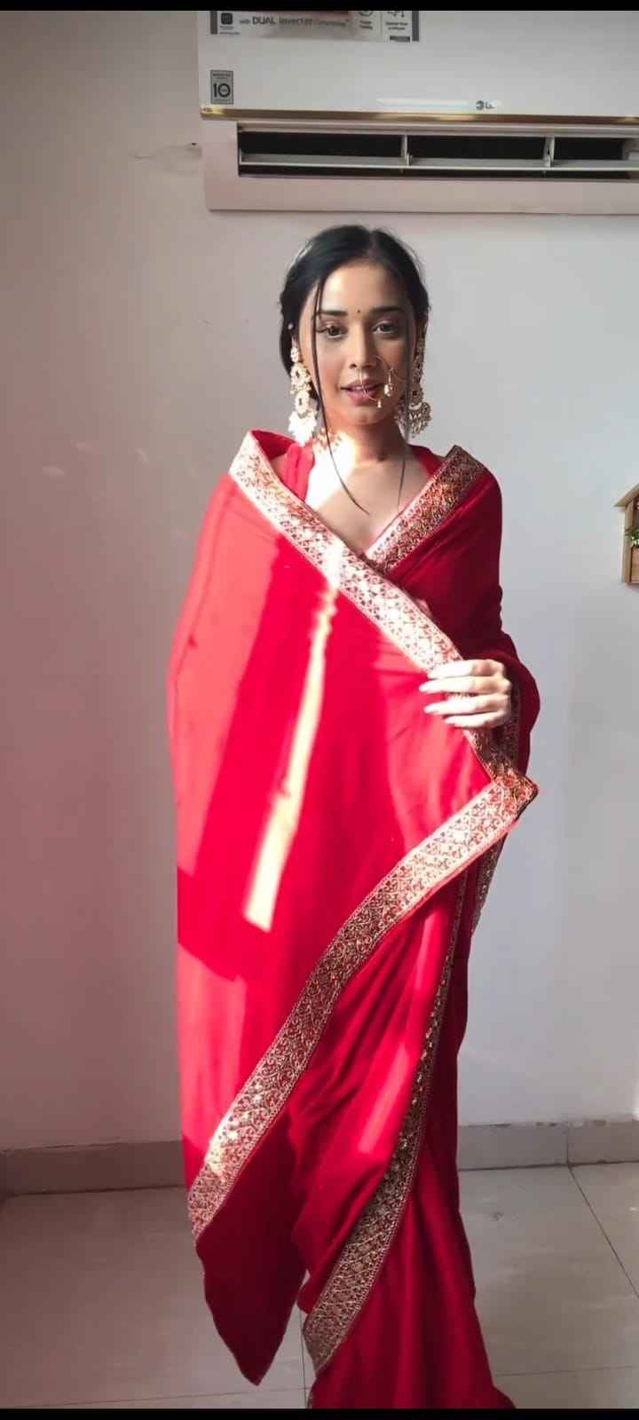 HC-863 Premium Velvet Ready-to-Wear Saree – Heavy Lace Border Work with Unstitched Velvet Blouse | House of ShiVisha™