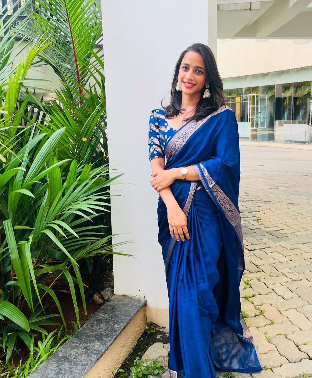 Viscose Chinon Weaving Pattern Saree With Dola Banarasi Silk Blouse