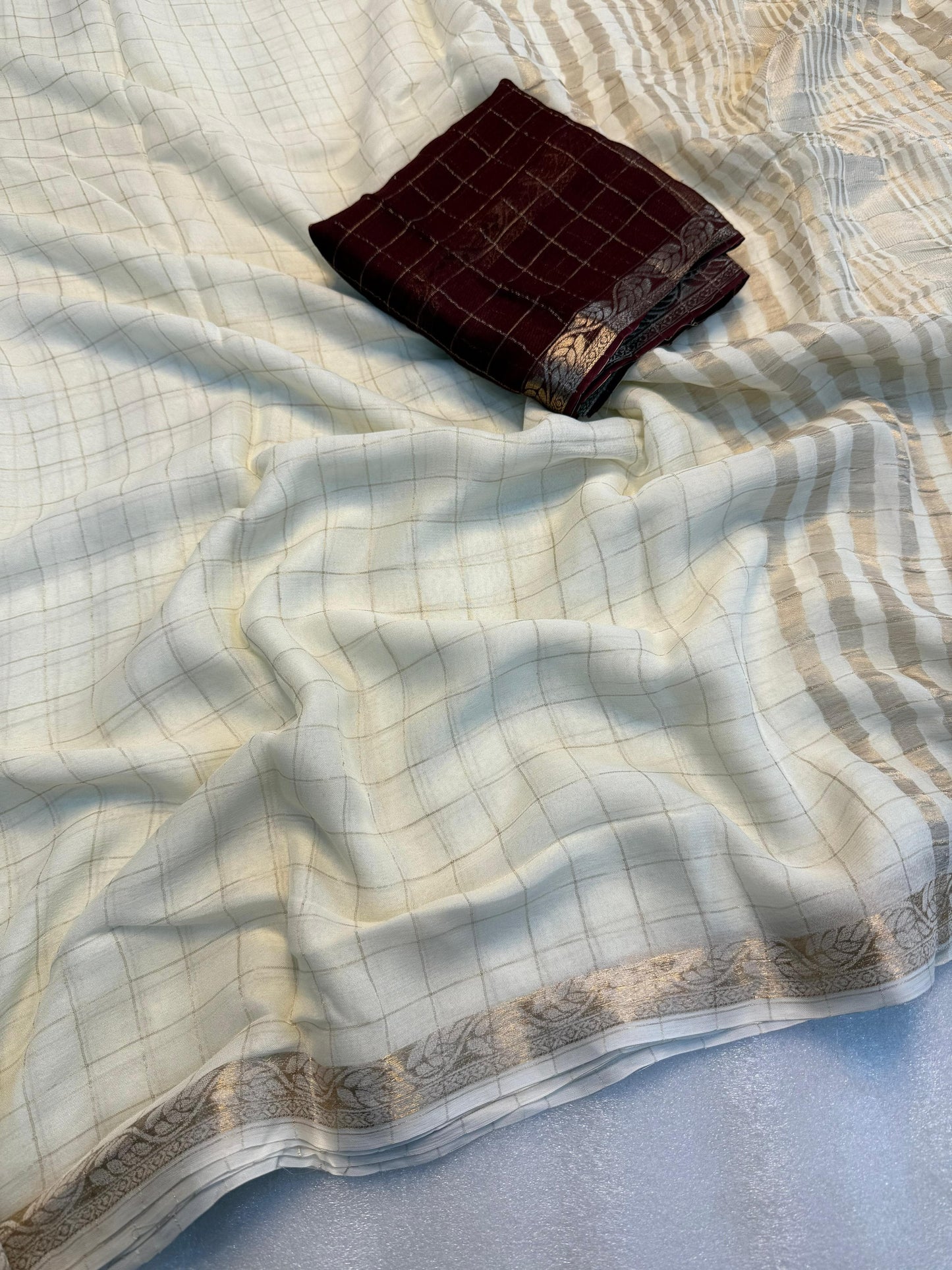 Pure Viscose Chinon Saree With Viscose contrast Blouse