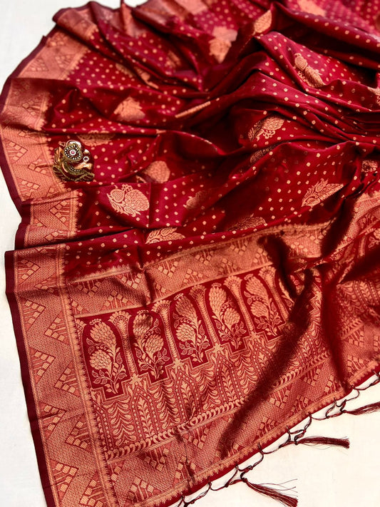 Avatar Catalog – Banarasi Silk Saree with Copper Jari Weaving & Rich Pallu