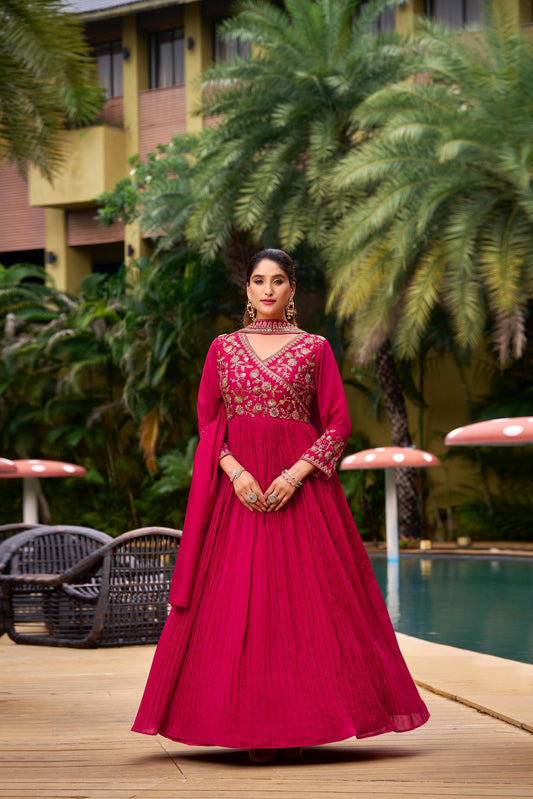 House of ShiVisha – Real Modeling Pant Pair | Embroidered Kurti Set with Dupatta