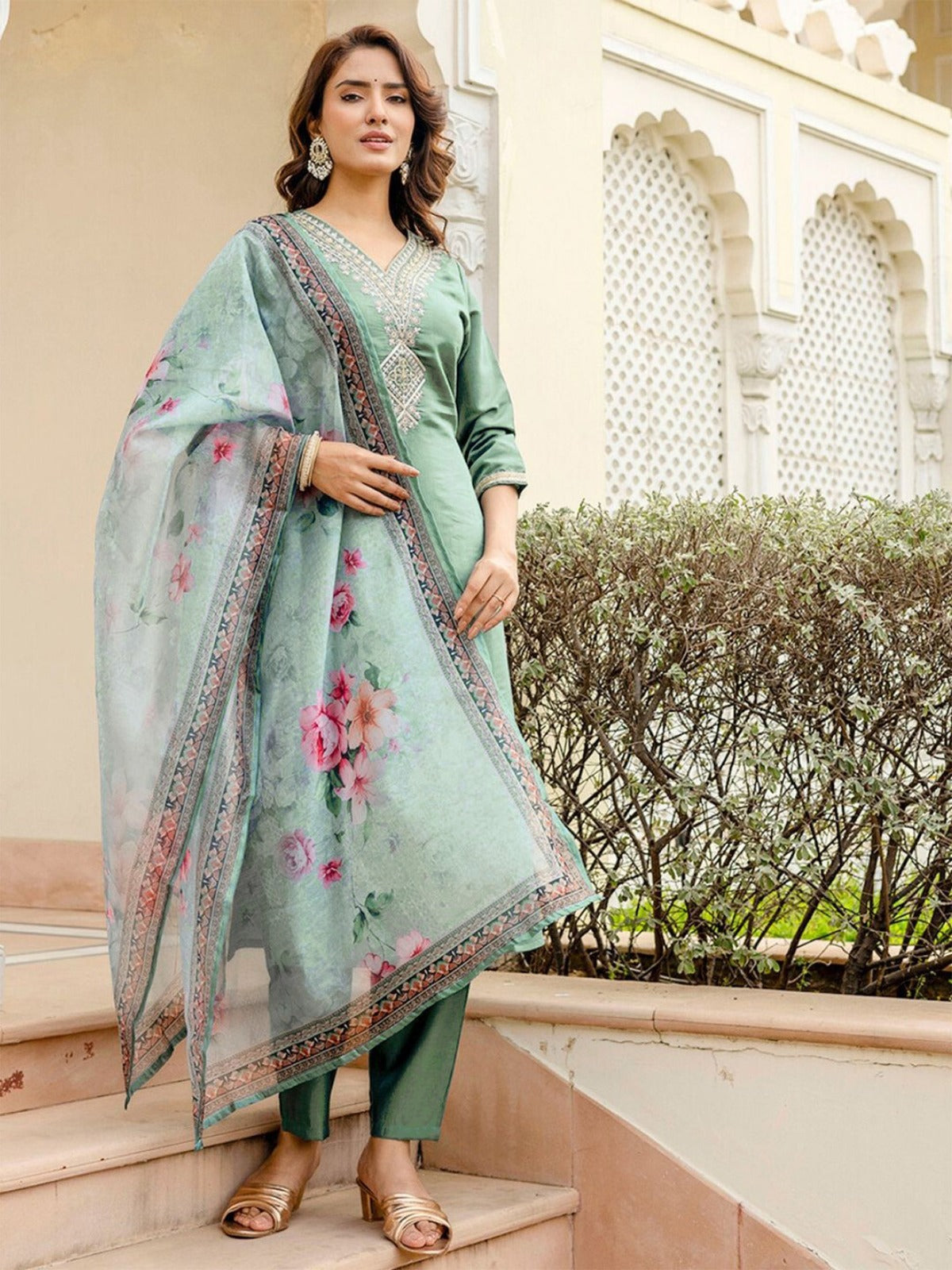 Sea Green Vasudha Embroidered Suit – Kurta, Pant & Organza Dupatta Set
