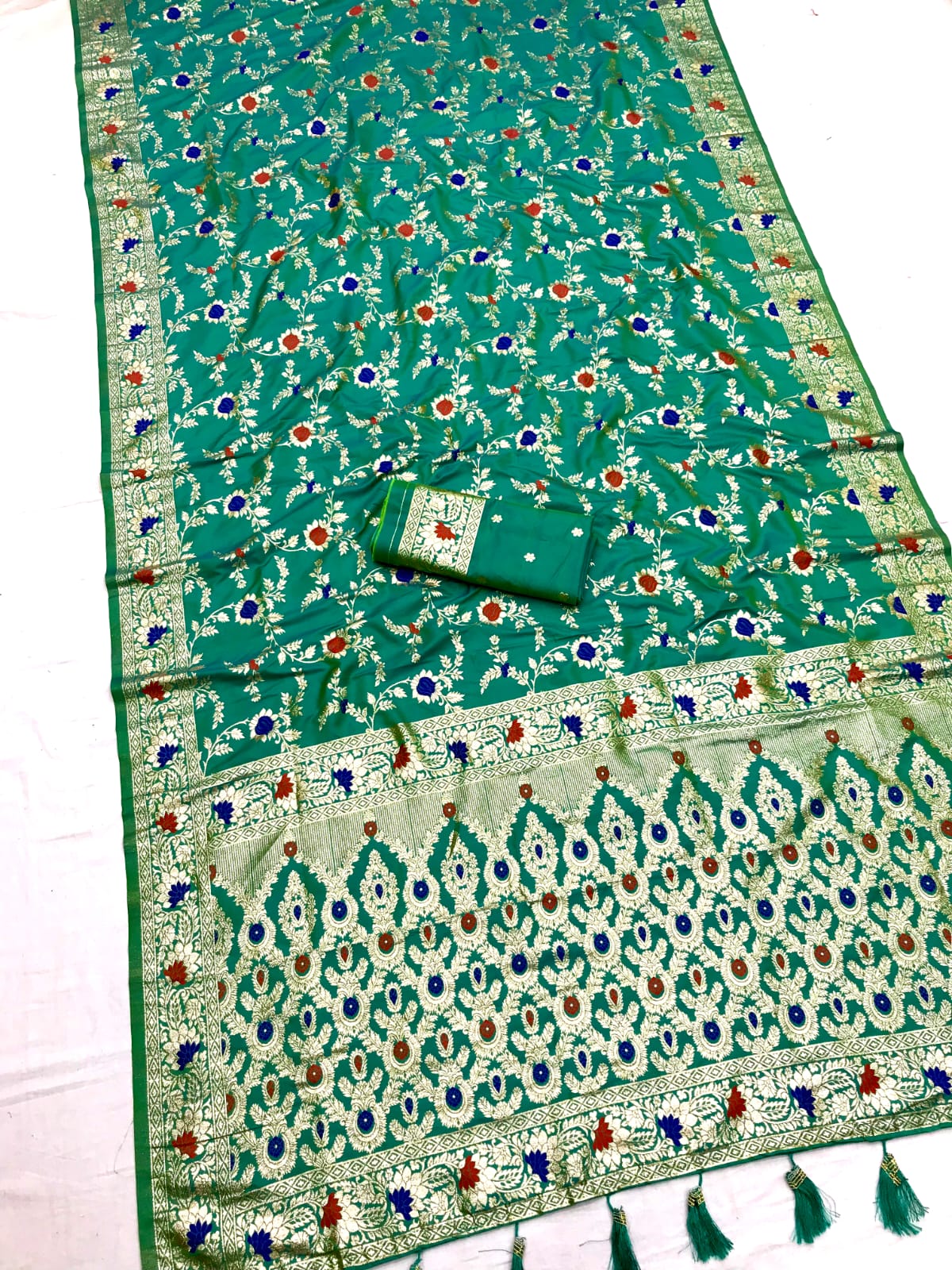 HOS GANGA Catalogue – Banarasi Silk Saree with Meenakari Weaving & Rich Pallu