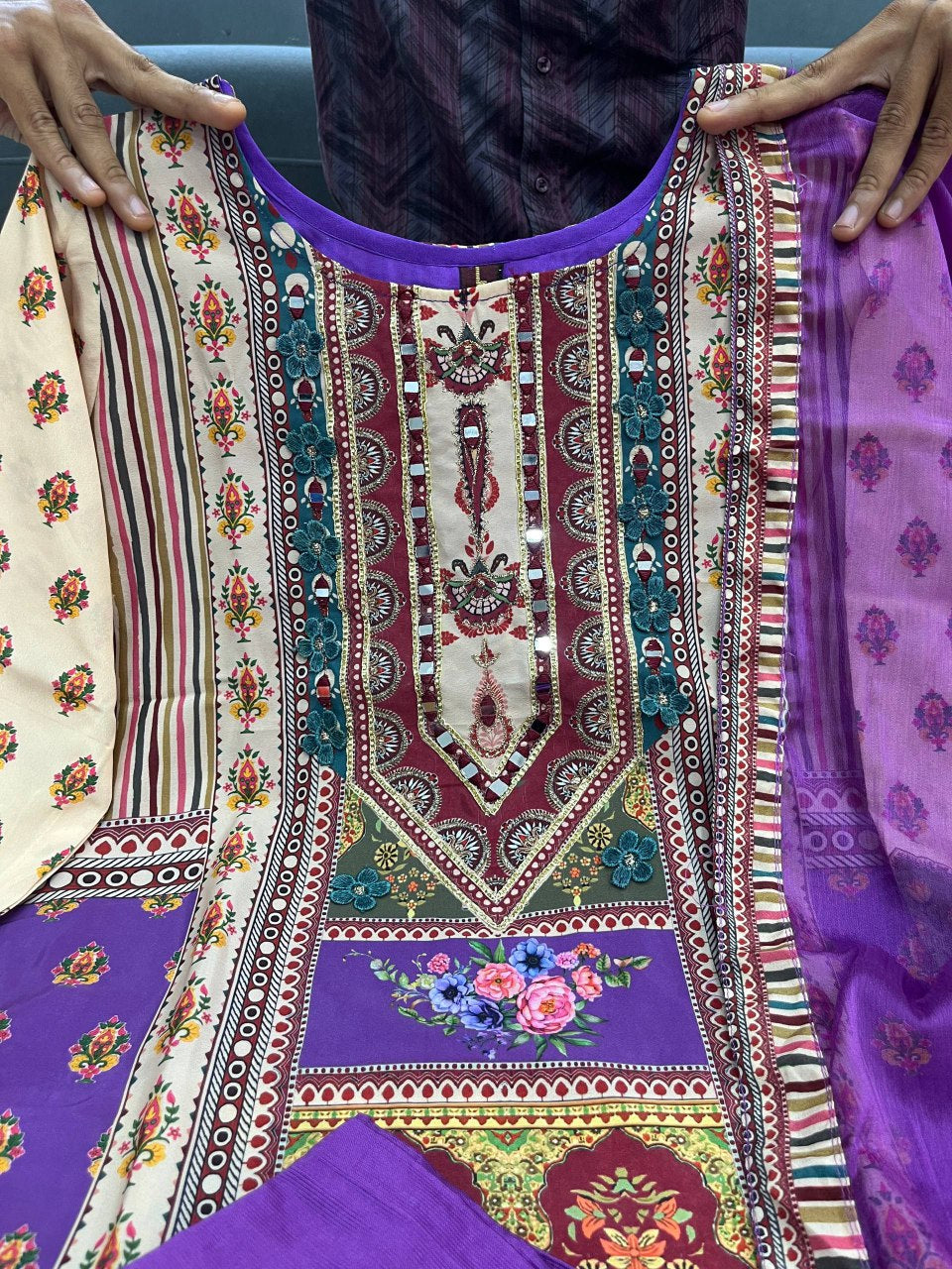 HOS Jasood Anarkali Set – Pure Chinon Kurti with Plazo, Chiffon Dupatta & Moti Mala (2 Color Kodi)
