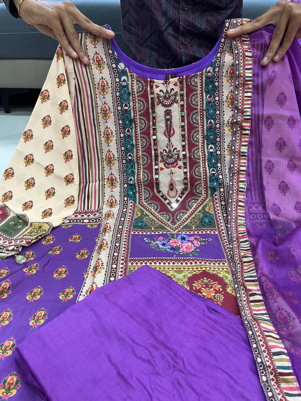 HOS Jasood Anarkali Set – Pure Chinon Kurti with Plazo, Chiffon Dupatta & Moti Mala (2 Color Kodi)