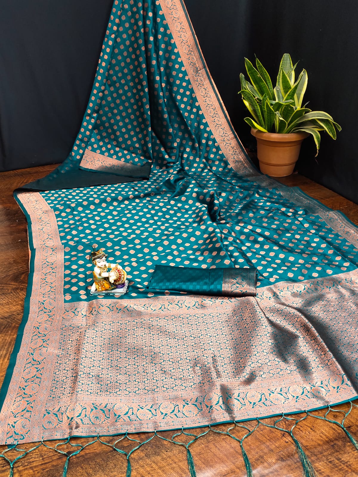 House of ShiVisha USHA Catalogue – Banarasi Silk Saree with Copper Jari Weaving & Rich Pallu