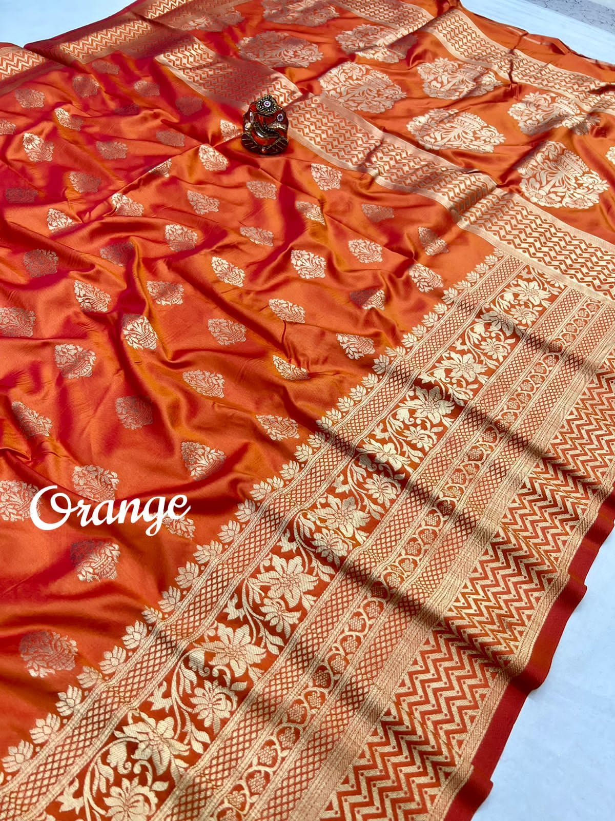 HOS Ranjan Soft Silk Saree with Gold Jari Weaving