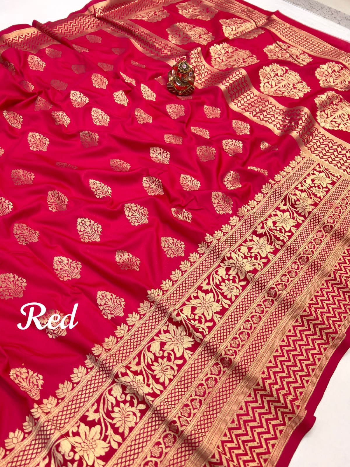 HOS Ranjan Soft Silk Saree with Gold Jari Weaving