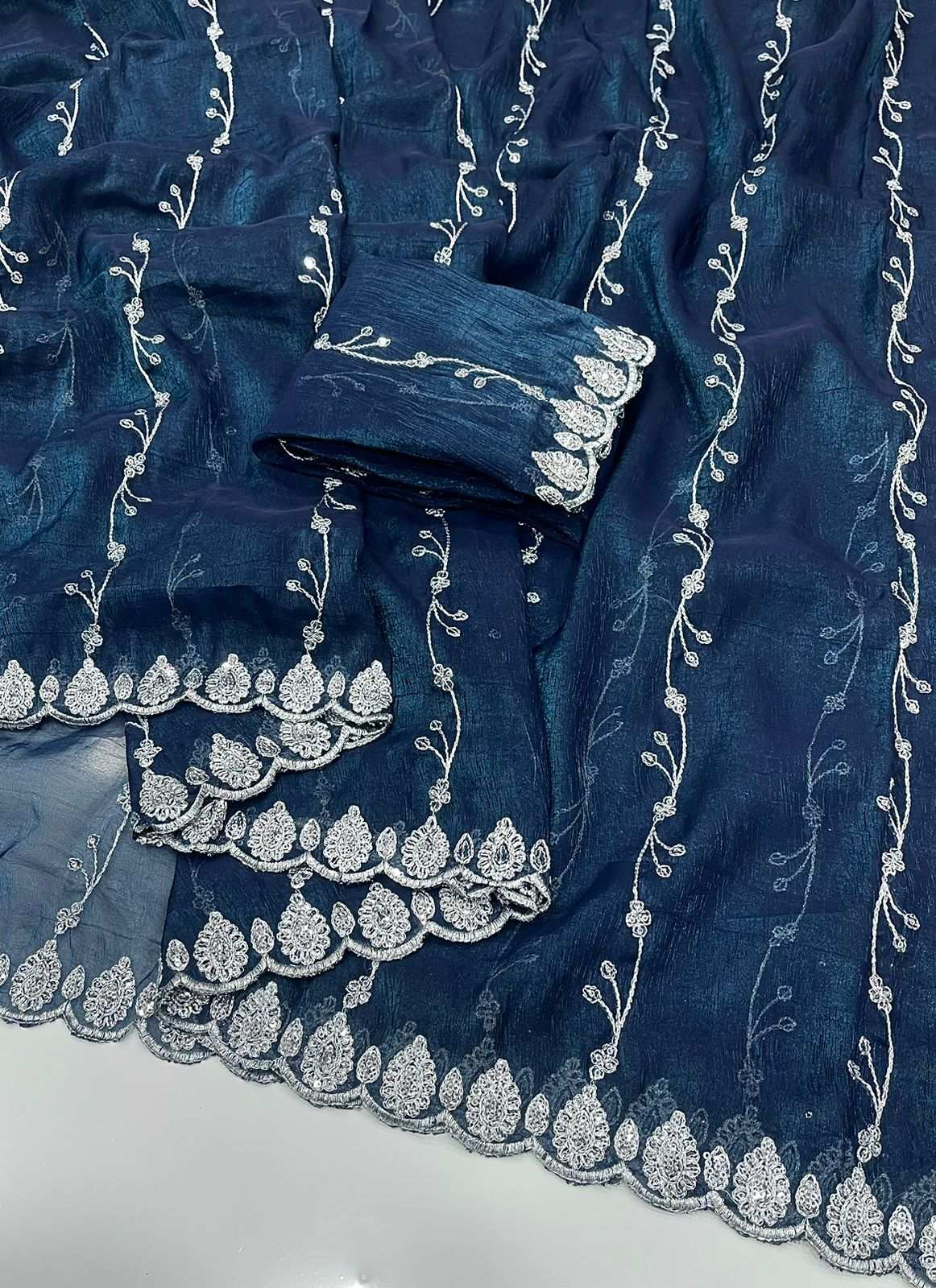 HOS Georgette Crunchy Saree with Embroidery & Blouse - House Of ShiVisha