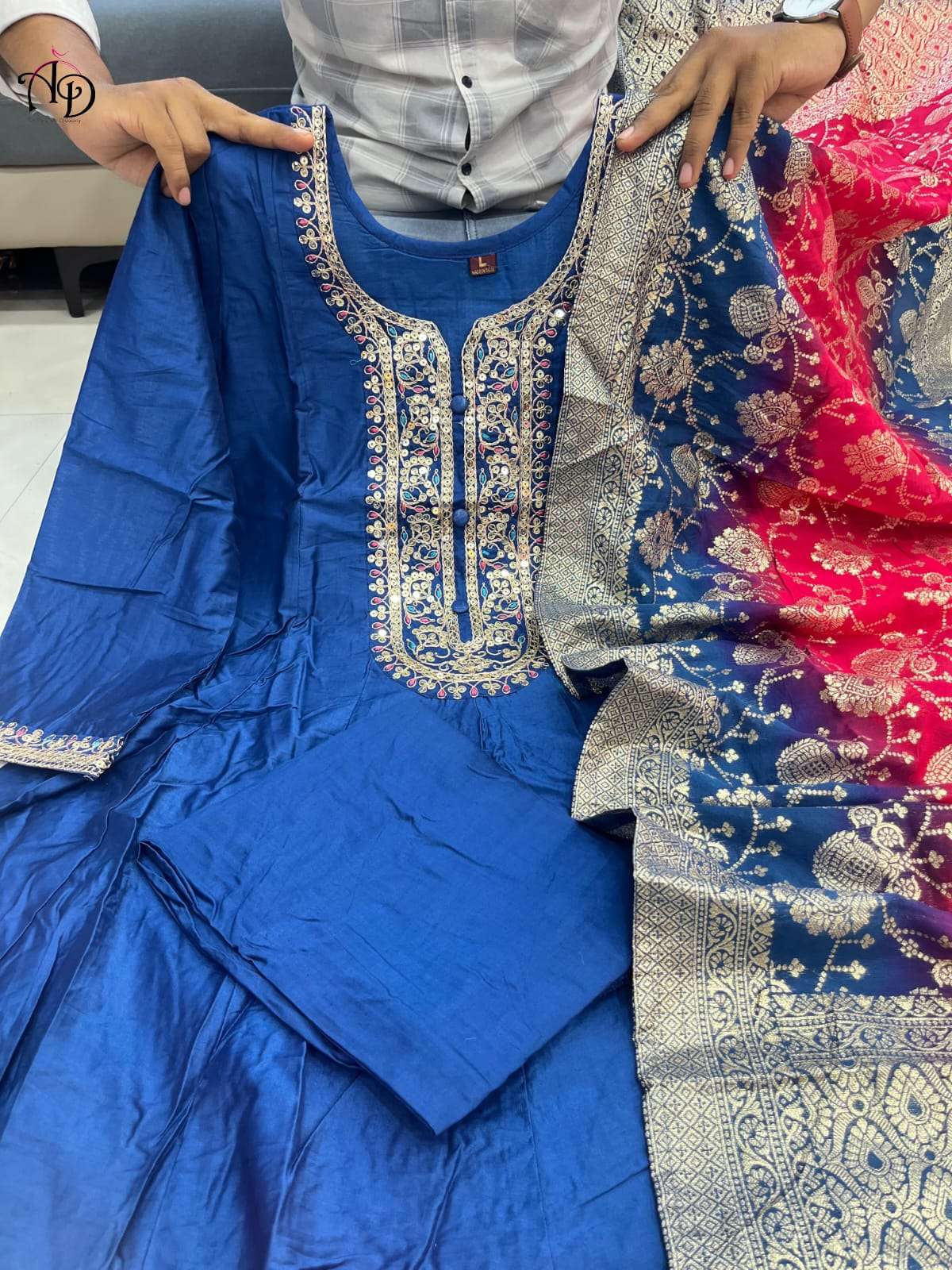 HOS Jashn-E-Bahaaraa Anarkali Set – Flared Banana Silk Kurti with Pant & Banarasi Dupatta - House Of ShiVisha